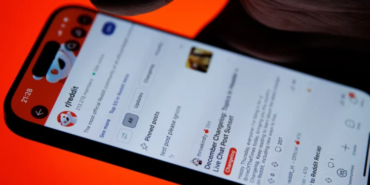 Content on Reddit May Soon Be Behind a Paywall, CEO Says