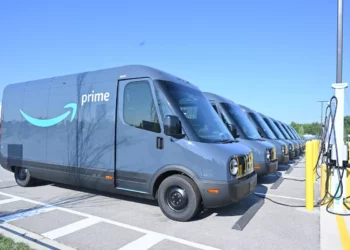 Rivian Expands Commercial Van Sales Beyond Amazon, Opening New Revenue Stream