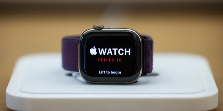 Apple Watch may soon come with built-in camera to power AI features