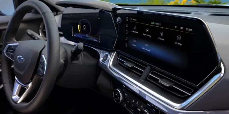 General Motors Shuts Down Aftermarket CarPlay Retrofit for Ultium EVs