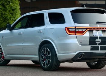Dodge Durango Faces Class-Action Lawsuit Over Faulty "Racetrack" Tail Lights