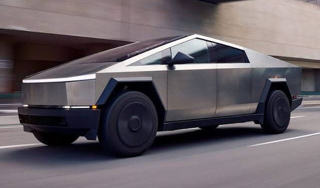Tesla Offers Discounts on Cybertruck Amid Sluggish Sales and Growing Inventory