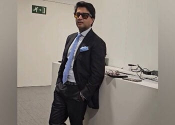 Scindia Sees 'Future' Through Ray-Ban Meta AI Glasses at MWC 2025