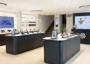 Samsung Considers India Shift as US Tariffs Threaten Vietnam Exports