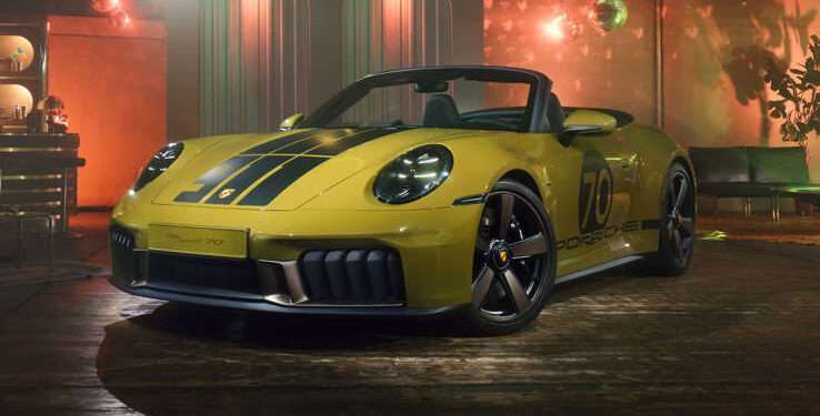 Porsche Expands Retro Vibes: Iconic Pasha Interior Now Available Across 911 Carrera Line