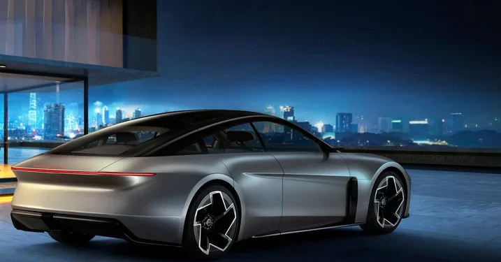 Chrysler’s Halcyon Concept Hints at a Stylish Future Beyond Minivans