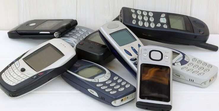 Canada, European Nations Urge Travelers to Use Burner Phones When Visiting the U.S.
