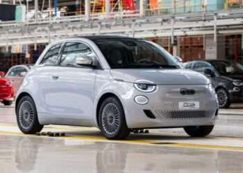 Fiat Unveils 2026 500 Hybrid: A Bold Comeback for Combustion in the EV Era