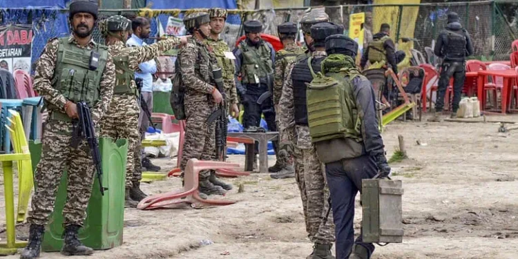 India and Pakistan Edge Closer to Armed Conflict After Kashmir Attack