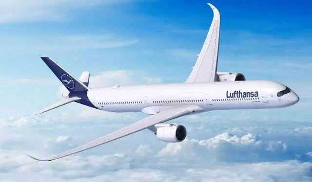 Lufthansa Flight Flies Unattended for 10 Minutes After Copilot Collapses Mid-Flight