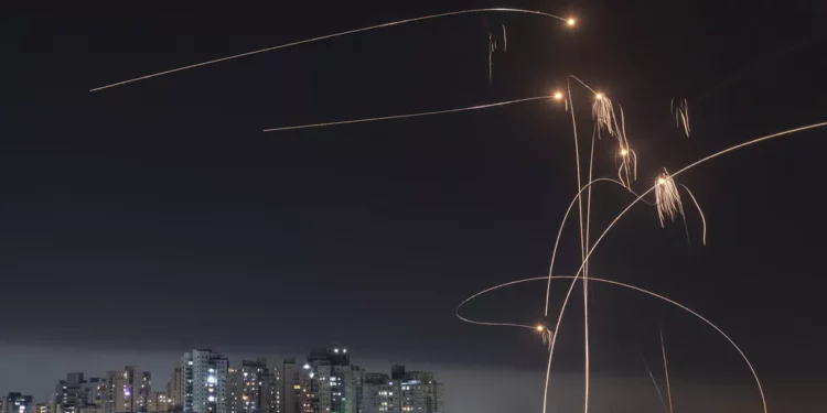 Markets Rattle as Israel-Iran Conflict Escalates: Gold and Oil Prices Jump, Stocks Tumble