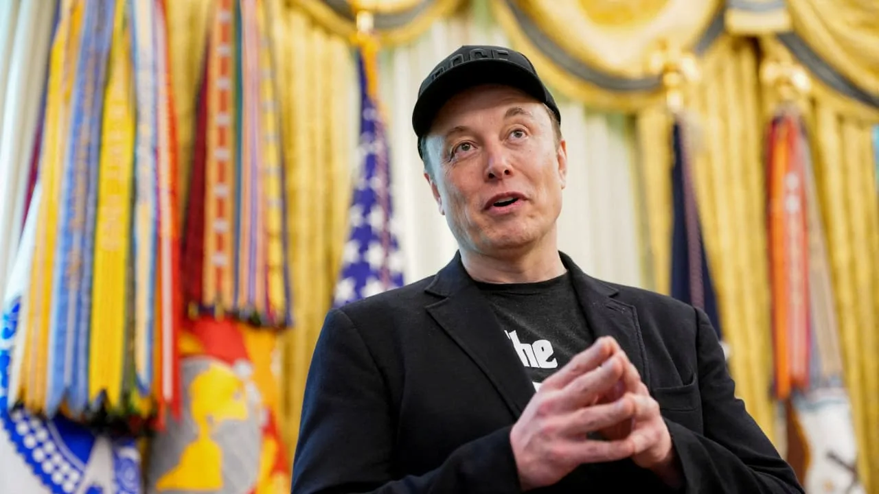 Elon Musk Calls Lebanese President as Starlink Seeks License to Launch Internet Services
