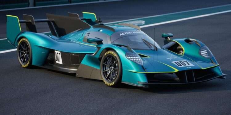 V12 Roars Again: Aston Martin’s Valkyrie Headlines a New Era at Le Mans
