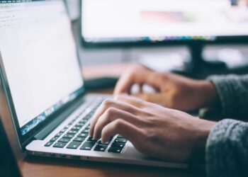 Photo by Glenn Carstens-Peters on Unsplash Squarespace simplifies everything—from setup to management to marketing.