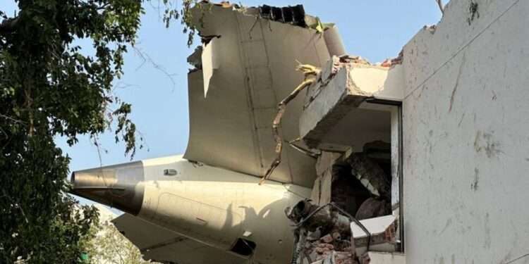 US Finds No Immediate Reason to Ground Boeing 787 After Air India Crash
