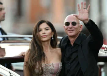 Jeff Bezos Completes Massive Amazon Share Sale Netting Nearly $5.7 Billion Since June Wedding