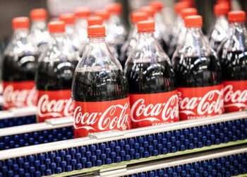 Trump Says Coca-Cola Will Switch to Cane Sugar for US Market, Replacing Corn Syrup
