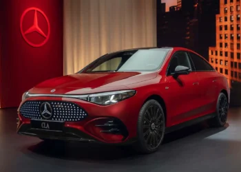 Mercedes CLA EV Electric sedan demand Three-shift production CLA Shooting Brake Mild-hybrid CLA