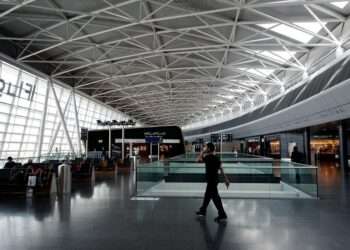Navigating Airline Fee Policies Without Sacrificing Your Fare