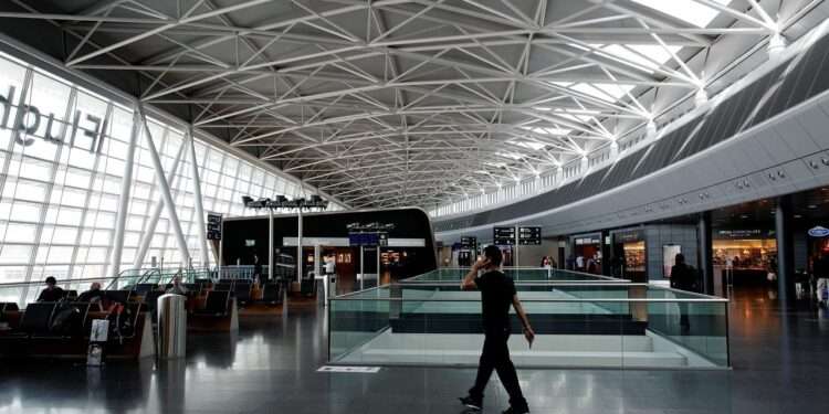 Navigating Airline Fee Policies Without Sacrificing Your Fare