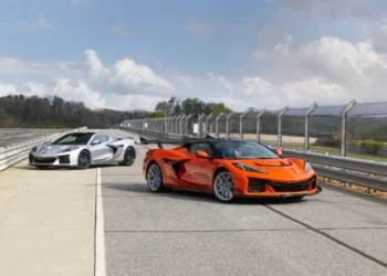 Chevrolet Unleashes the 2026 Corvette ZR1X: America’s 1250-HP Hypercar Killer Starts at $207K