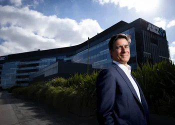 ANZ Bank Mandates In-Office Work or Faces Pay Cuts for Staff