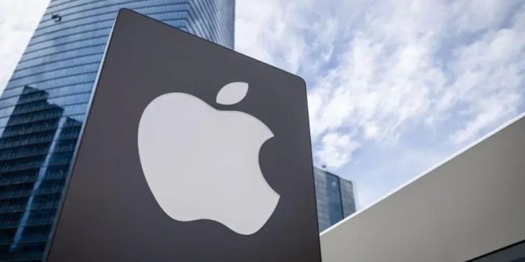 Apple Adds $100 Billion to U.S. Projects; Trump Touts Move