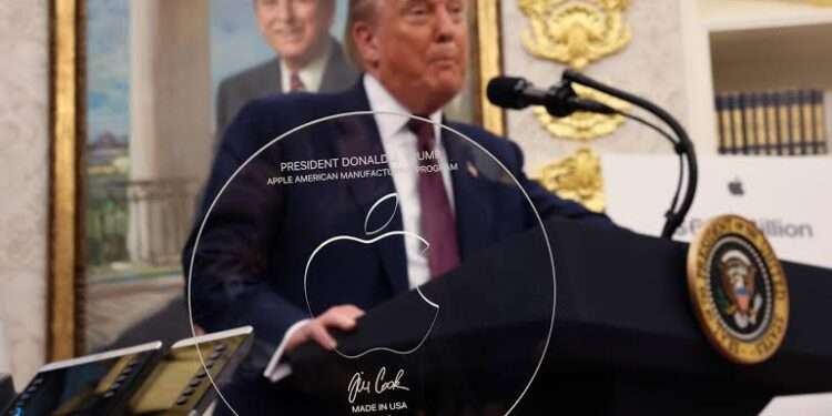 Tim Cook Gifts Trump Custom Apple Glass Sculpture as Company Commits $100 Billion to U.S. Manufacturing