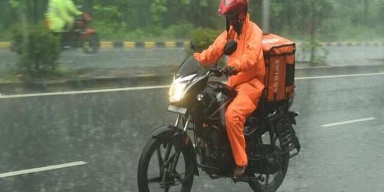 Hyderabad Rains: When Zomato and Swiggy Riders Became Everyday Heroes