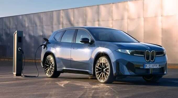 BMW Unveils iX3, Previews Next-Gen i3 Electric Sedan
