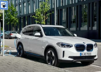 BMW Pushes Back on EU’s 2035 Combustion Ban, Warns of Industry Fallout
