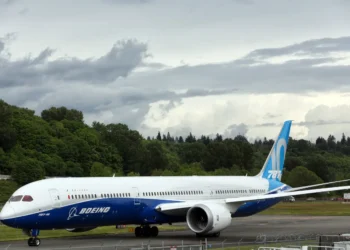 Alaska Air Shifts Boeing 787 Orders to Larger 787-10 Variant for Long-Haul Expansion