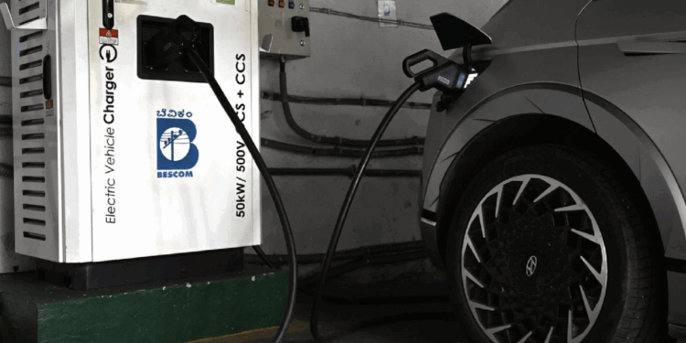 Government to Provide 100% Subsidy for Electric Vehicle Charging Stations Across India