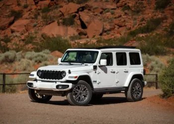 Jeep’s OTA Update Leaves Wrangler 4xe Owners Stranded: What Went Wrong
