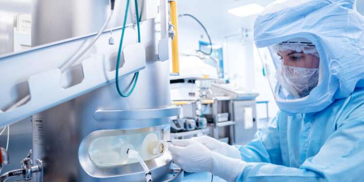 mRNA COVID-19 Vaccines Show Promise in Enhancing Cancer Immunotherapy