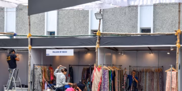 India’s Clothing Exports Dip by 15% in Q2 FY26 as Global Demand Weakens