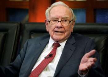 Warren Buffett Signals Retirement from Public Role in Final Berkshire Letter: “I’m Going Quiet”