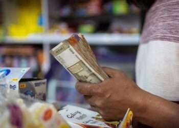 Rupee Gains Modest Momentum on Trade Deal Optimism and Fed Rate Cut Bets