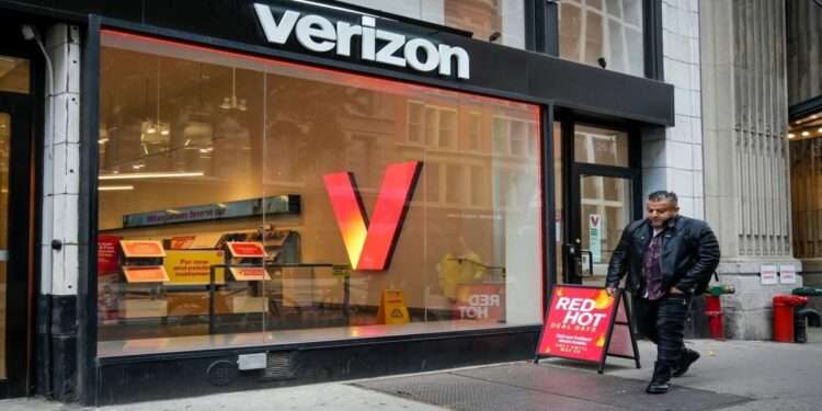 Verizon Plans Major Overhaul with 15,000 Job Cuts Amid Intensifying Market Pressures