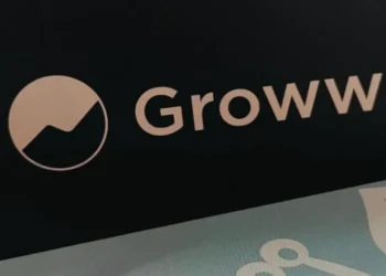 Retail Investors Fuel Early Buzz as Groww IPO Sees 57% Subscription on Day 1