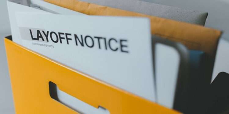 Blind Survey Suggests 72% of Indian Tech Employees Get Layoff Notice Just Two Days Before Exit