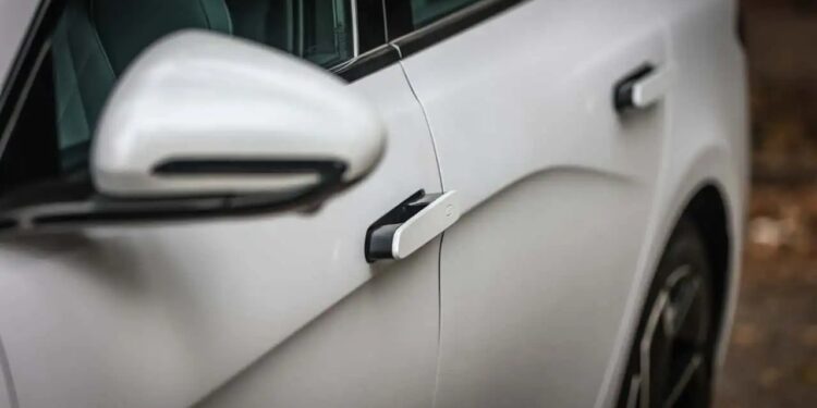 China Plans Ban on Retractable Car Door Handles After Safety Fears