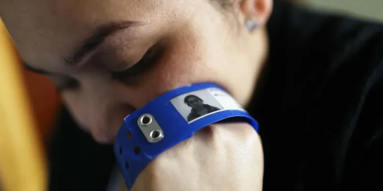 Pregnant Immigrants Wearing ICE Tracking Devices Face Dangerous Delays in U.S. Hospitals