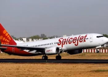 SpiceJet Adds 100 Flights to Ease IndiGo Cancellation Chaos