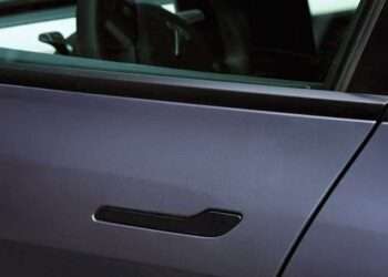 Lawmakers Move to Regulate Tesla Electric Car Door Safety
