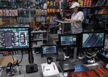 Bangladesh’s Computer Market Slows Dramatically as Memory Chip Crisis Deepens