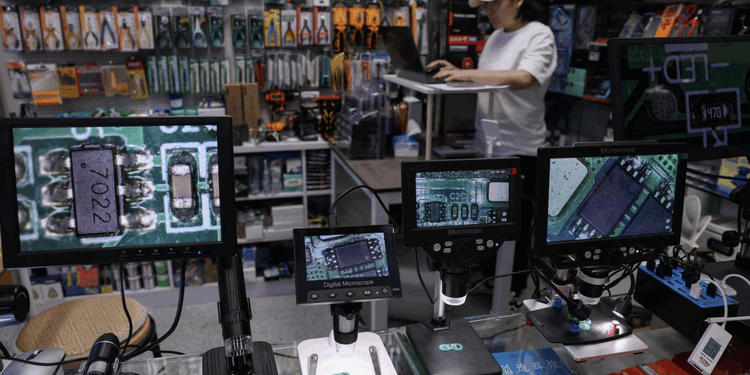 Bangladesh’s Computer Market Slows Dramatically as Memory Chip Crisis Deepens
