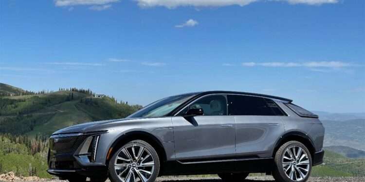 GM Slows EV Spending, Bets on Hybrids Amid Policy Shifts