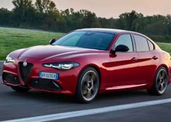 Alfa Romeo Delays Next-Gen Shift, Extends Giulia and Stelvio Lifeline