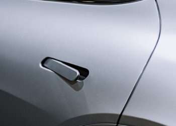 China Moves to Ban Hidden Car Door Handles in EVs